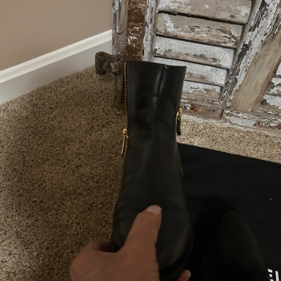 Chanel ankle boots logo/ double gold zippers 39 with logos. Wood heel - Picture 14 of 14